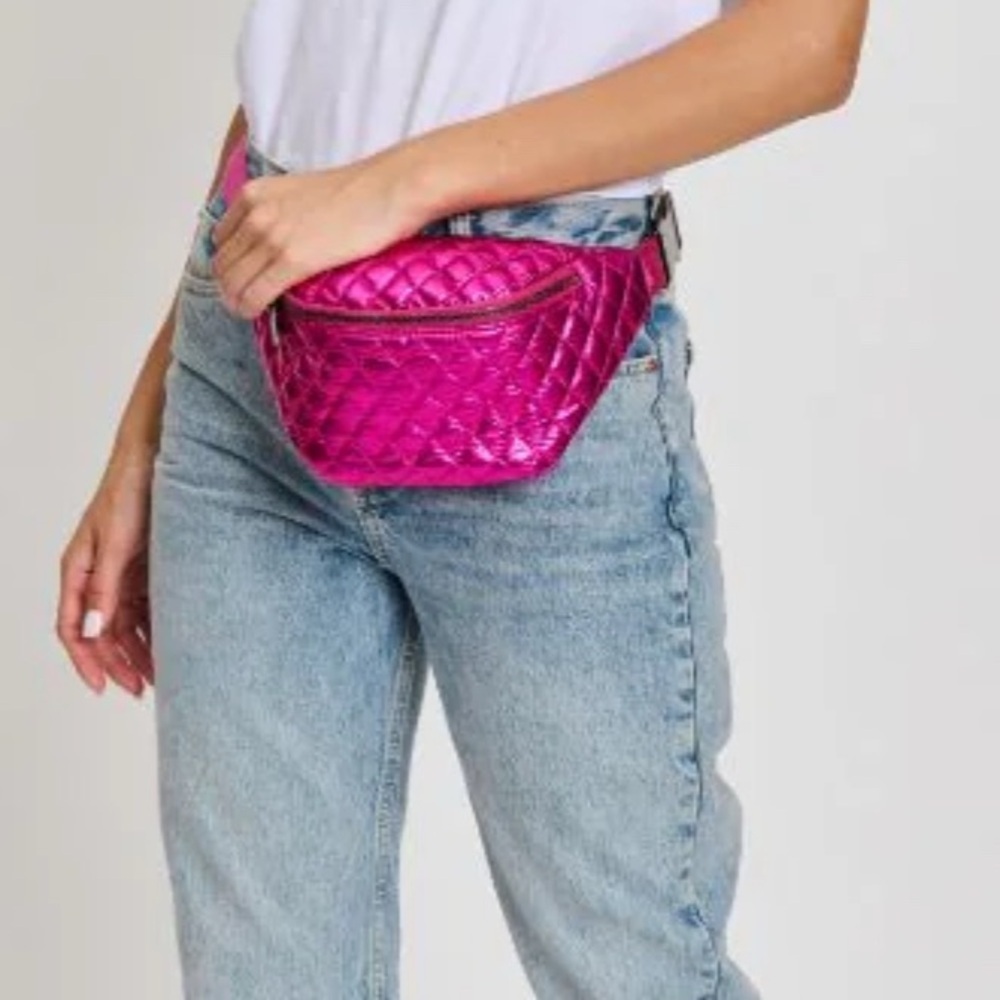 Moda Luxe Ariana Belt Bag – Metallic Quilted Fuchsia Vegan Leather - Picture 3 of 8